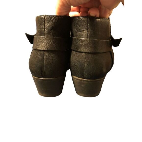 Clark’s Leather Cushion Zip Booties 10 - Picture 6 of 11